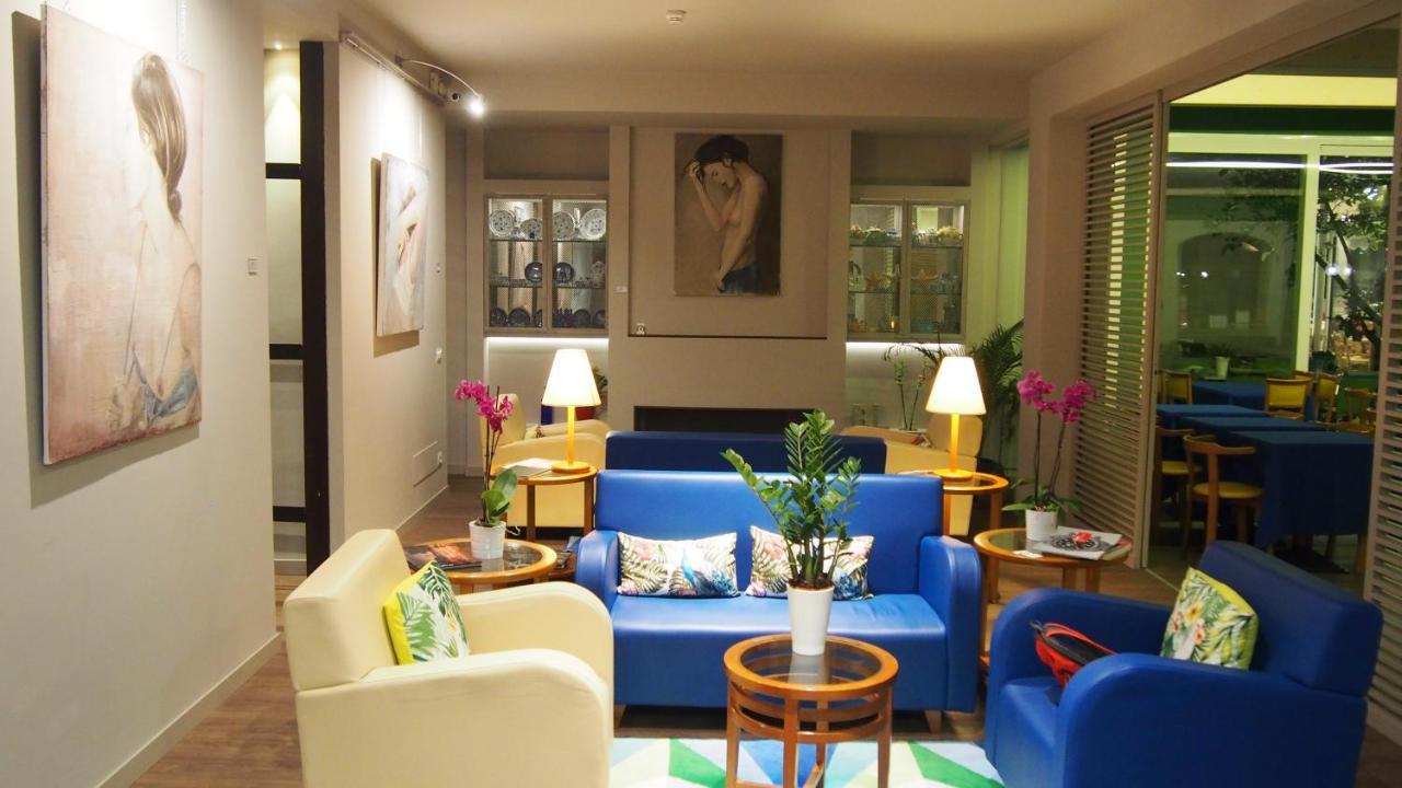 Hotel Lucerna Кастильоне дела Пеская Екстериор снимка
